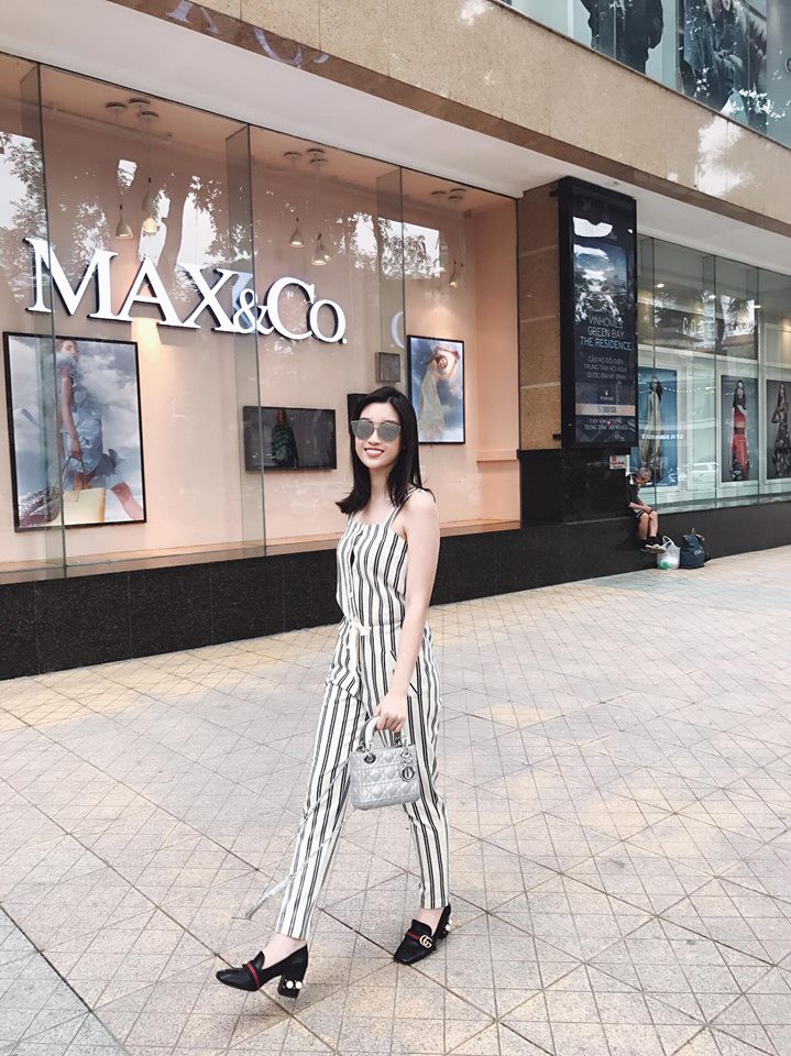 Hè chưa về mà các sao Việt đã lên đồ street style cực gắt, chặt nhau tưng bừng với sắc màu rực rỡ - Ảnh 9. Hè chưa về mà các sao Việt đã lên đồ street style cực gắt, chặt nhau tưng bừng với sắc màu rực rỡ - Ảnh 9.