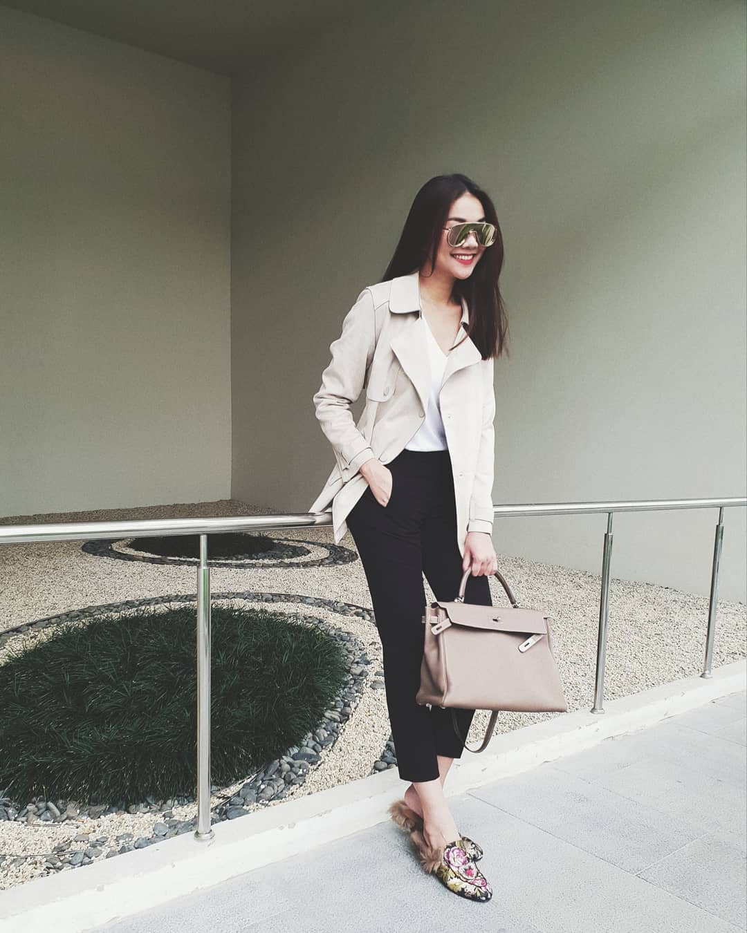 Hè chưa về mà các sao Việt đã lên đồ street style cực gắt, chặt nhau tưng bừng với sắc màu rực rỡ - Ảnh 15. Hè chưa về mà các sao Việt đã lên đồ street style cực gắt, chặt nhau tưng bừng với sắc màu rực rỡ - Ảnh 15.