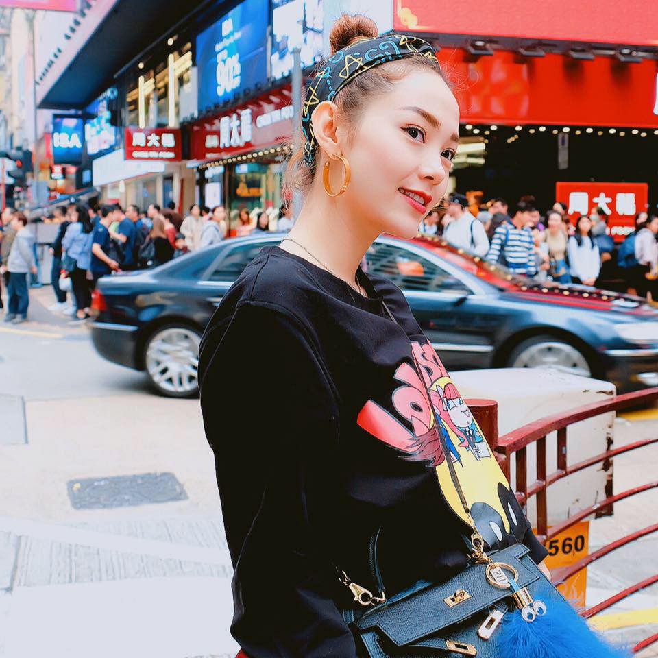 Hè chưa về mà các sao Việt đã lên đồ street style cực gắt, chặt nhau tưng bừng với sắc màu rực rỡ - Ảnh 7. Hè chưa về mà các sao Việt đã lên đồ street style cực gắt, chặt nhau tưng bừng với sắc màu rực rỡ - Ảnh 7.