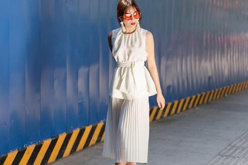 Hè chưa về mà các sao Việt đã lên đồ street style cực gắt, chặt nhau tưng bừng với sắc màu rực rỡ - Ảnh 17. Hè chưa về mà các sao Việt đã lên đồ street style cực gắt, chặt nhau tưng bừng với sắc màu rực rỡ - Ảnh 17.
