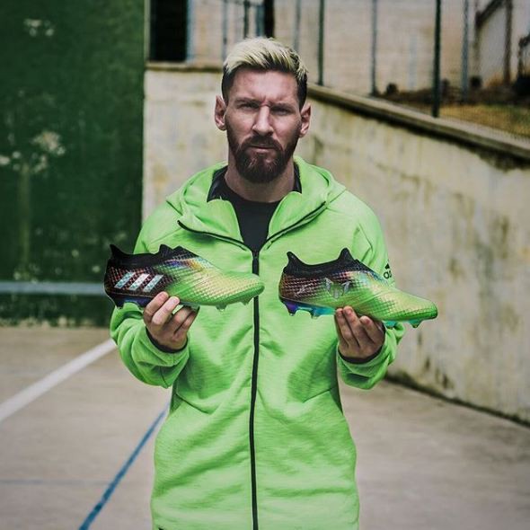 Bộ sưu tập giày thi đấu độc nhất từng được Messi sở hữu - Ảnh 10.