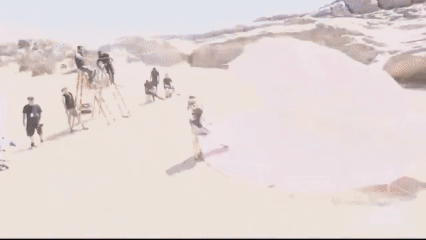 Đoàn phim Next Top Mỹ bị bão cát tấn công khi đang quay hình - Ảnh 2.