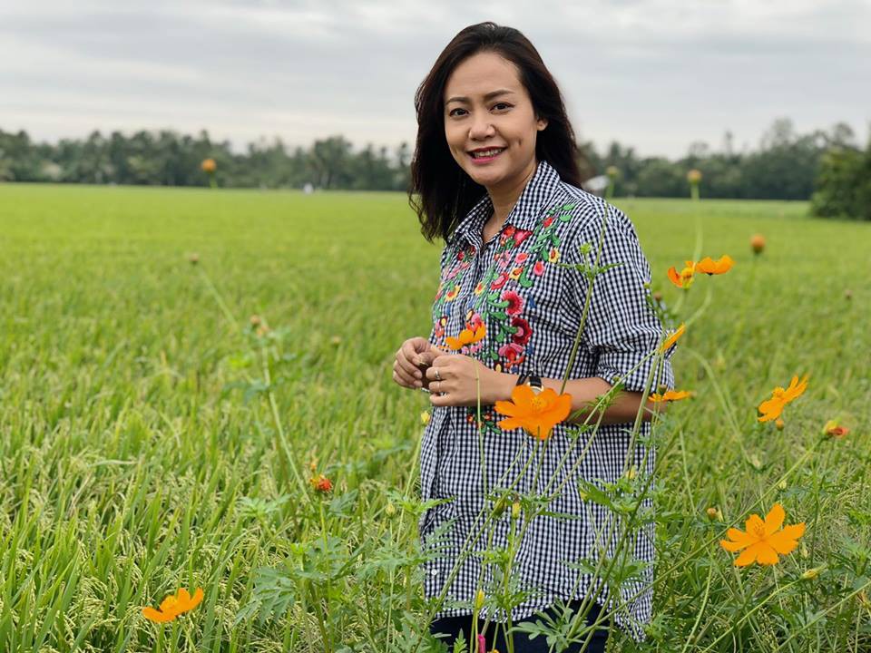 Cận cảnh nhan sắc thời còn ngố tàu của dàn mỹ nhân nhóm Ngựa Hoang “Tháng năm rực rỡ” - Ảnh 8. Cận cảnh nhan sắc thời còn ngố tàu của dàn mỹ nhân nhóm Ngựa Hoang “Tháng năm rực rỡ” - Ảnh 8.