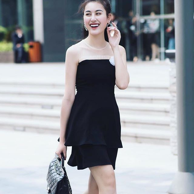 Không biết từ bao giờ, vòng 1 của Hà Lade đã lớn và sexy đến thế này? - Ảnh 2. Không biết từ bao giờ, vòng 1 của Hà Lade đã lớn và sexy đến thế này? - Ảnh 2.