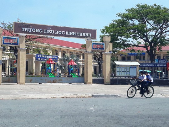 Th&ecirc;m một nh&acirc;n chứng tố &ocirc;ng V&otilde; Ho&agrave;i Thuận &eacute;p c&ocirc; gi&aacute;o quỳ gối 40 ph&uacute;t - Ảnh 1.