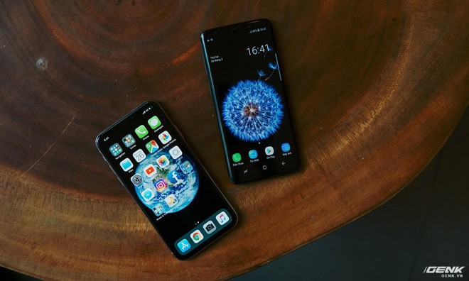 Đặt Galaxy S9 cạnh iPhone X để thấy cần gì phải thay đổi 180° để được đánh giá cao - Ảnh 1.