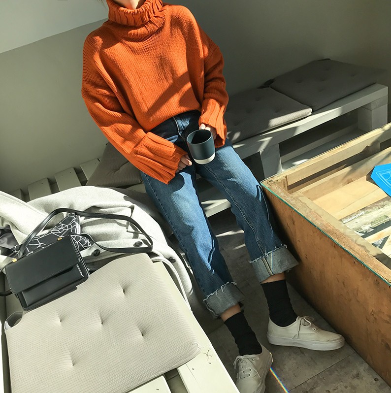 Quần jeans ống rộng gập gấu: kh&ocirc;ng phải người ta tr&oacute;t mua quần d&agrave;i rồi xắn l&ecirc;n cho ngắn đ&acirc;u, l&agrave; hot trend đấy! - Ảnh 4.