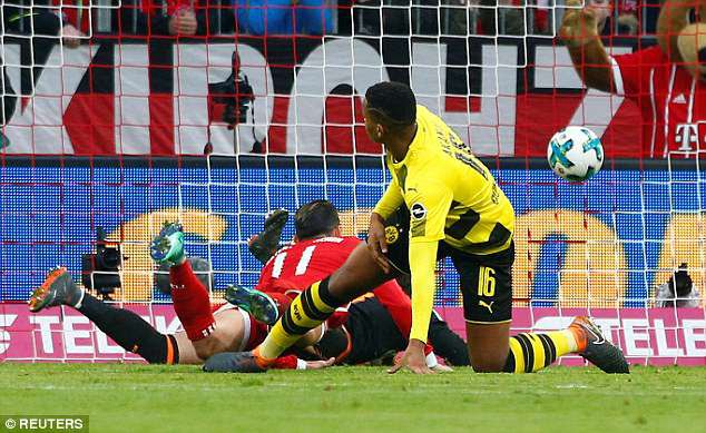 Lewandowski lập hat-trick, Bayern hủy diệt Dortmund 6-0 trong trận derby nước Đức - Ảnh 5.
