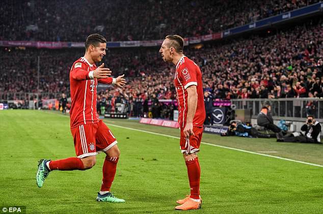 Lewandowski lập hat-trick, Bayern hủy diệt Dortmund 6-0 trong trận derby nước Đức - Ảnh 10.