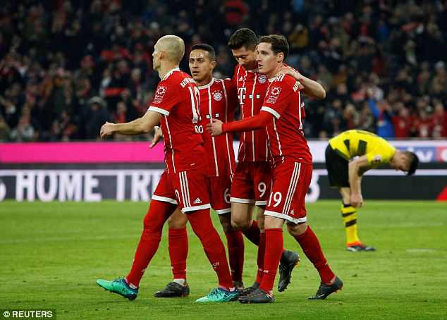 Lewandowski lập hat-trick, Bayern hủy diệt Dortmund 6-0 trong trận derby nước Đức - Ảnh 13.