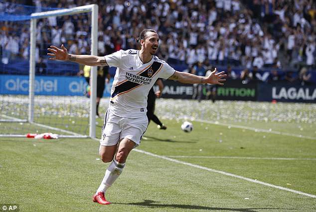 Ibrahimovic lập siêu phẩm ở cự ly 40m, giúp LA Galaxy lội ngược dòng nghẹt thở - Ảnh 7.