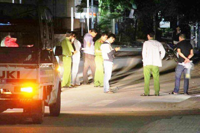 Phát hiện nam thanh niên tử vong trên đường, có nhiều vết cắt ở cổ - Ảnh 1.