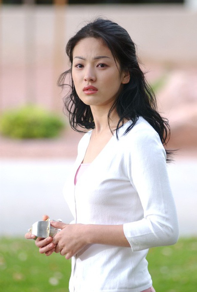 2 quốc bảo nhan sắc Hàn Quốc Song Hye Kyo và Son Ye Jin: Đều đẹp, siêu giàu, nhưng tình duyên lại quá khác biệt - Ảnh 8.