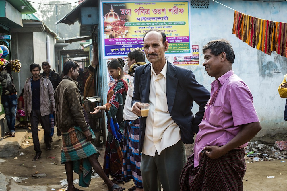 Những mảnh đời buồn tủi ở phố mại dâm 200 tuổi tại Bangladesh: Tảo hôn, tình dục vị thành niên và nhiều niềm hạnh phúc dở dang - Ảnh 3. Những mảnh đời buồn tủi ở phố mại dâm 200 tuổi tại Bangladesh: Tảo hôn, tình dục vị thành niên và nhiều niềm hạnh phúc dở dang - Ảnh 3.