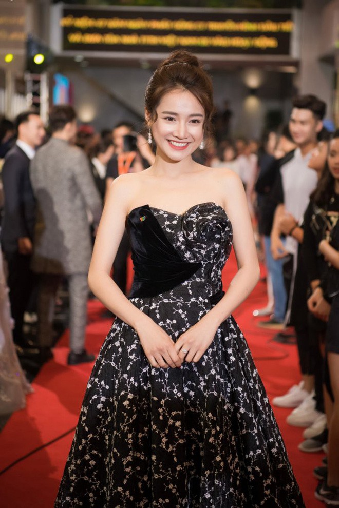 Stylist của Tóc Tiên phản hồi về chiếc váy bị chê phản cảm  Thời trang sao