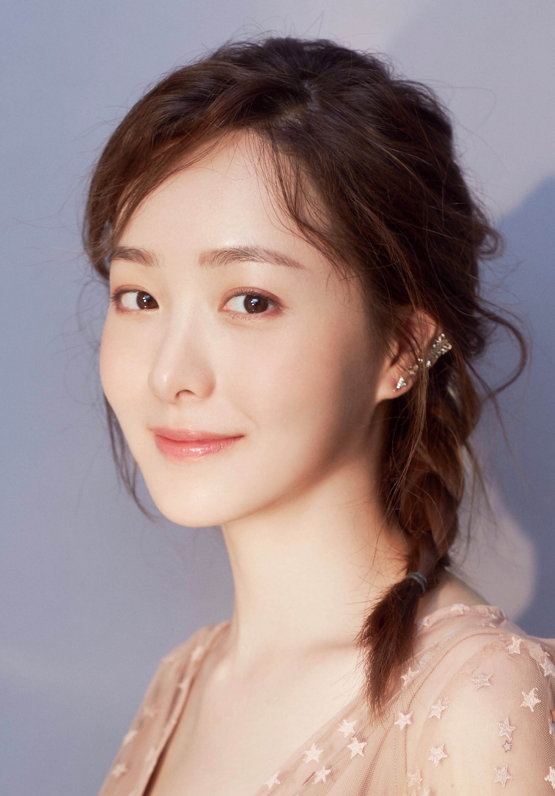 Cô nàng Trung Quốc xinh đến nỗi con trai cứ thi nhau nhận vơ là người yêu - Ảnh 2. Cô nàng Trung Quốc xinh đến nỗi con trai cứ thi nhau nhận vơ là người yêu - Ảnh 2.