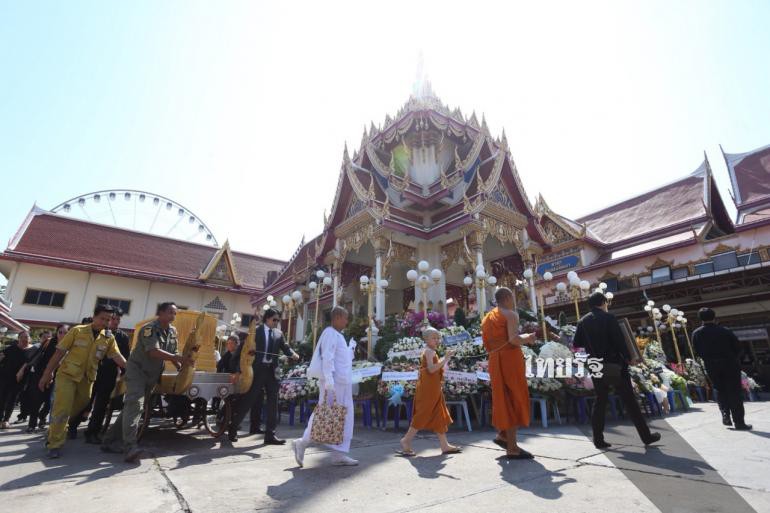 Tang lễ sao nhí một thời Thái Lan: Xót xa trước nụ cười của cô trong di ảnh, khoảnh khắc mẹ khóc nấc tiễn đưa - Ảnh 7.