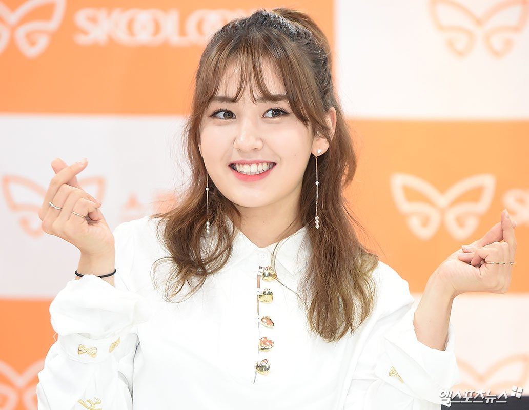 Nhan sắc “nữ thần” như Somi mà cũng già đi trông thấy vì kiểu tóc xấu - Ảnh 4.