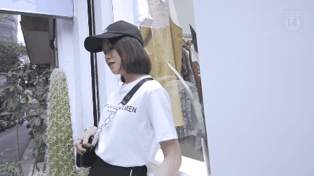 Video Shopping: Các shop tại Hà Nội đang có quá trời áo phông trắng xinh xắn mà giá chưa đến 300k - Ảnh 2.