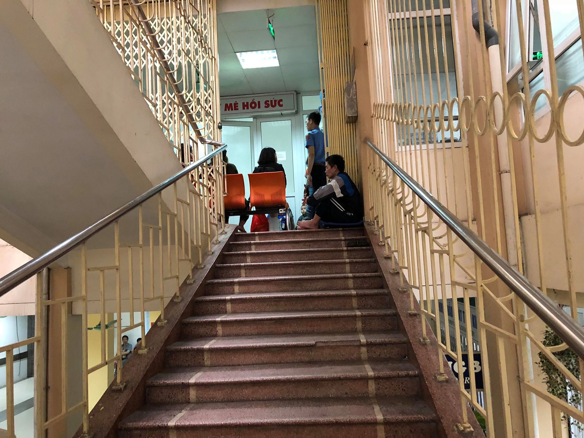 Công an đang xác minh danh tính nạn nhân vụ kéo lê hàng trăm mét trên phố Hà Nội, hiện vẫn chưa có người nhà đến thăm nom - Ảnh 2.