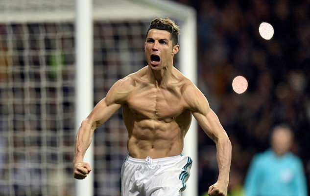 Ngày Messi cúi đầu là khi Ronaldo chói sáng, xô đổ kỷ lục - Ảnh 1.