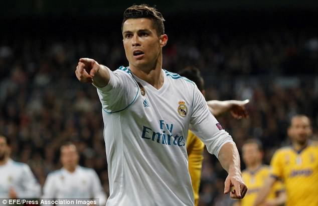 Ronaldo cởi áo khoe cơ bắp cuồn cuộn, khi hoá siêu anh hùng ở Champions League - Ảnh 6.