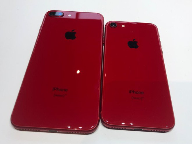Cận cảnh iPhone 8 và iPhone 8 Plus (PRODUCT)RED, đẹp xuất sắc nhưng vẫn có một nhược điểm lớn - Ảnh 2.