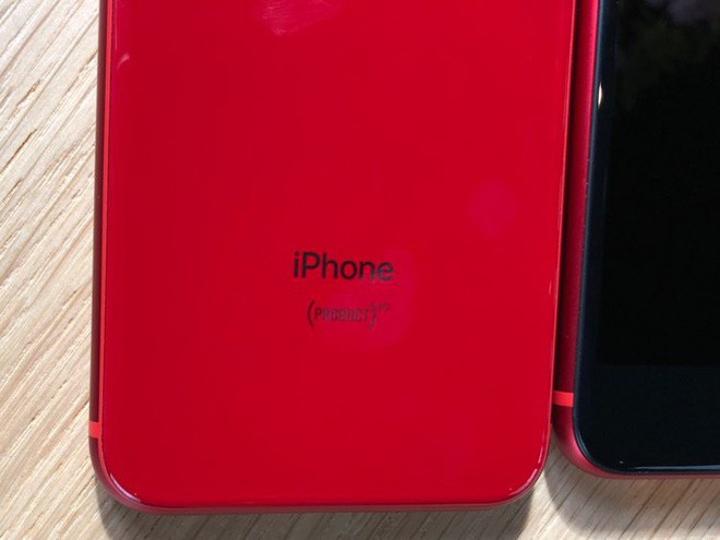 Cận cảnh iPhone 8 và iPhone 8 Plus (PRODUCT)RED, đẹp xuất sắc nhưng vẫn có một nhược điểm lớn - Ảnh 10.