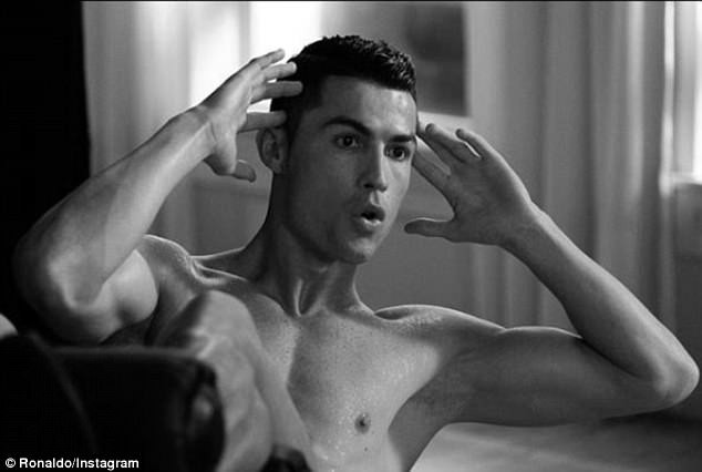 Ronaldo: Hành trình lột xác từ bộ xương di động đến body cực phẩm - Ảnh 5.