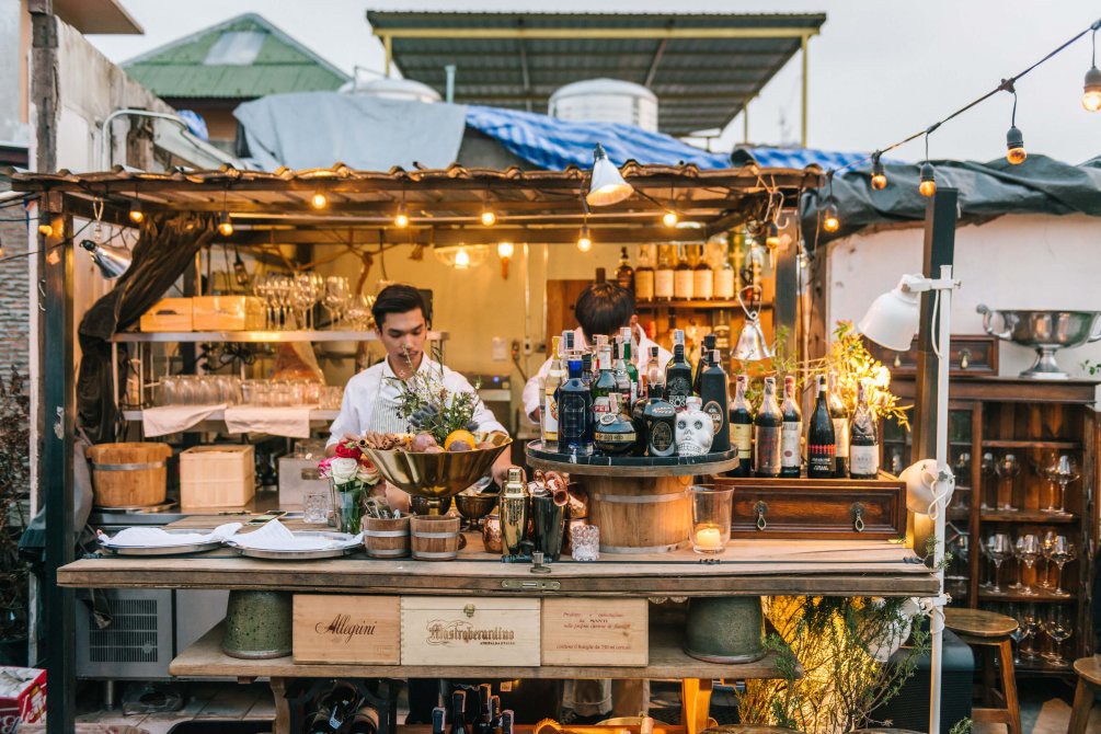 Loạt nhà hàng sang xịn ở Bangkok để ăn lấy sức trước khi bước vào trận chiến té nước Songkran - Ảnh 11.