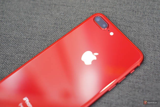 Chiêm ngưỡng iPhone 8/8 Plus đỏ mới lên kệ tại Việt Nam, giá từ 21 triệu  đồng