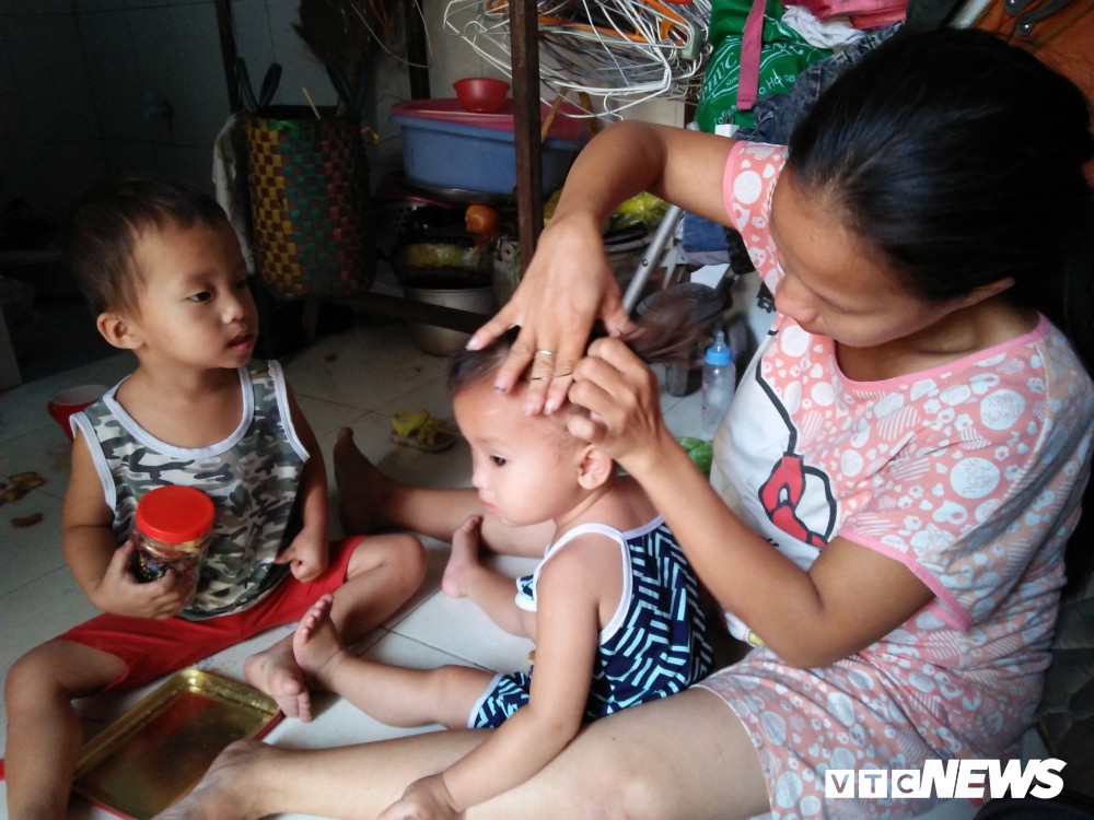 Cám cảnh gia đình bán hết tài sản tìm con, cả nhà ăn cơm chan nước mắm - Ảnh 2. Cám cảnh gia đình bán hết tài sản tìm con, cả nhà ăn cơm chan nước mắm - Ảnh 2.