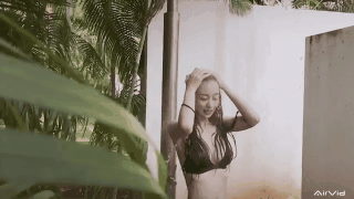 Diện bikini khoe 3 vòng nóng bỏng, Jun Vũ tấn công đường đua mỹ nhân gợi cảm V-biz - Ảnh 3.