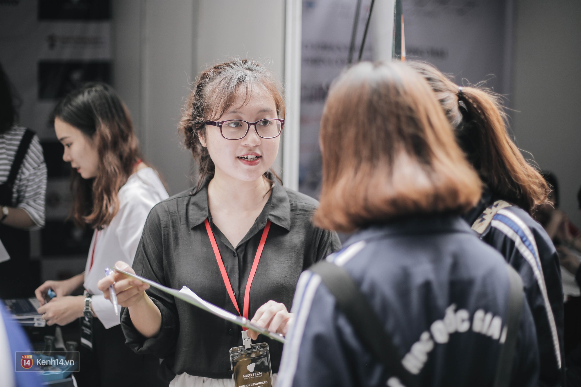 Ngày hội việc làm Công nghệ 2018: Cơ hội để SV lọt vào mắt xanh của các nhà tuyển dụng khi còn ngồi trên ghế nhà trường - Ảnh 10. Ngày hội việc làm Công nghệ 2018: Cơ hội để SV lọt vào mắt xanh của các nhà tuyển dụng khi còn ngồi trên ghế nhà trường - Ảnh 10.