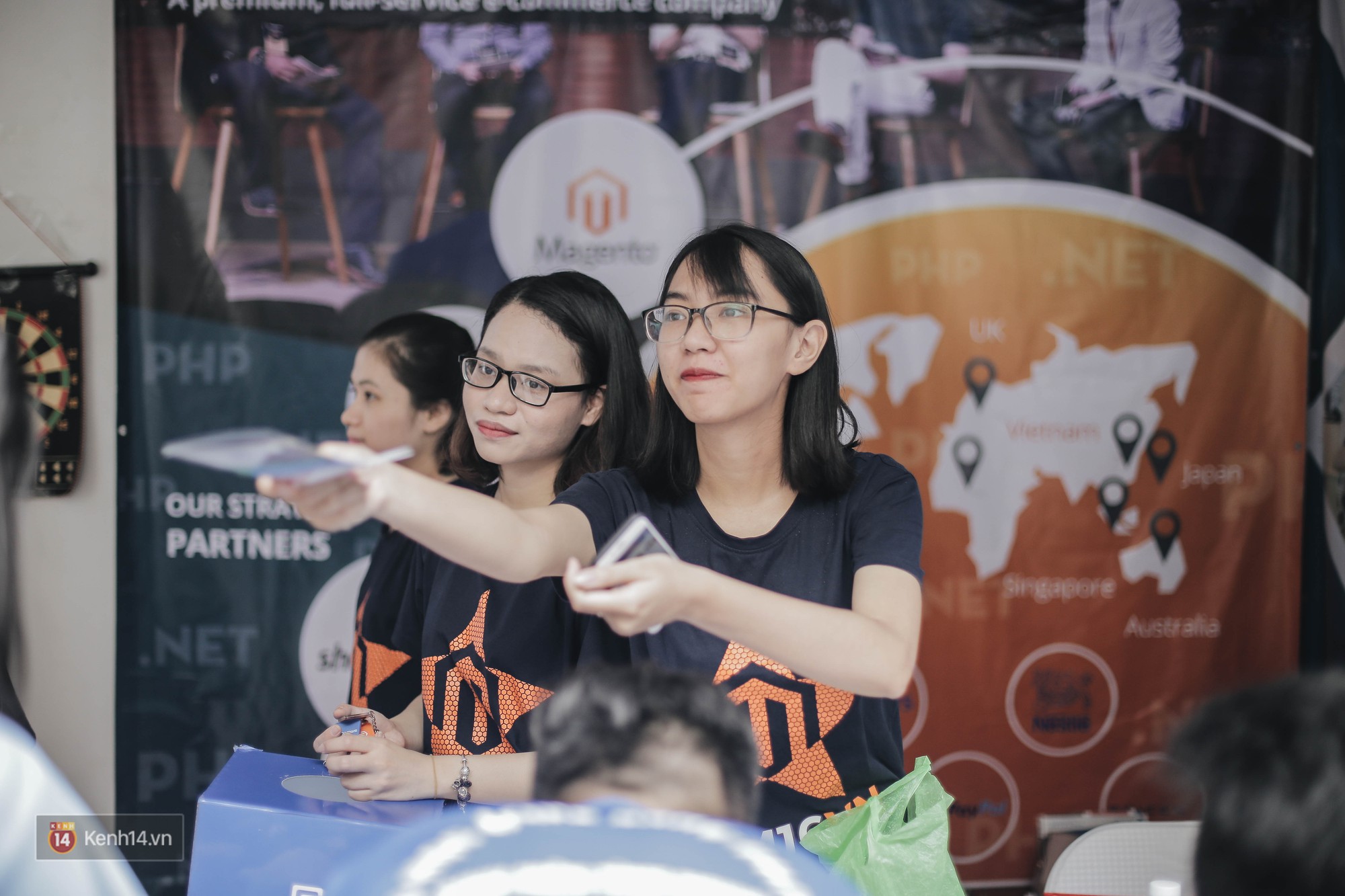 Ngày hội việc làm Công nghệ 2018: Cơ hội để SV lọt vào mắt xanh của các nhà tuyển dụng khi còn ngồi trên ghế nhà trường - Ảnh 1. Ngày hội việc làm Công nghệ 2018: Cơ hội để SV lọt vào mắt xanh của các nhà tuyển dụng khi còn ngồi trên ghế nhà trường - Ảnh 1.