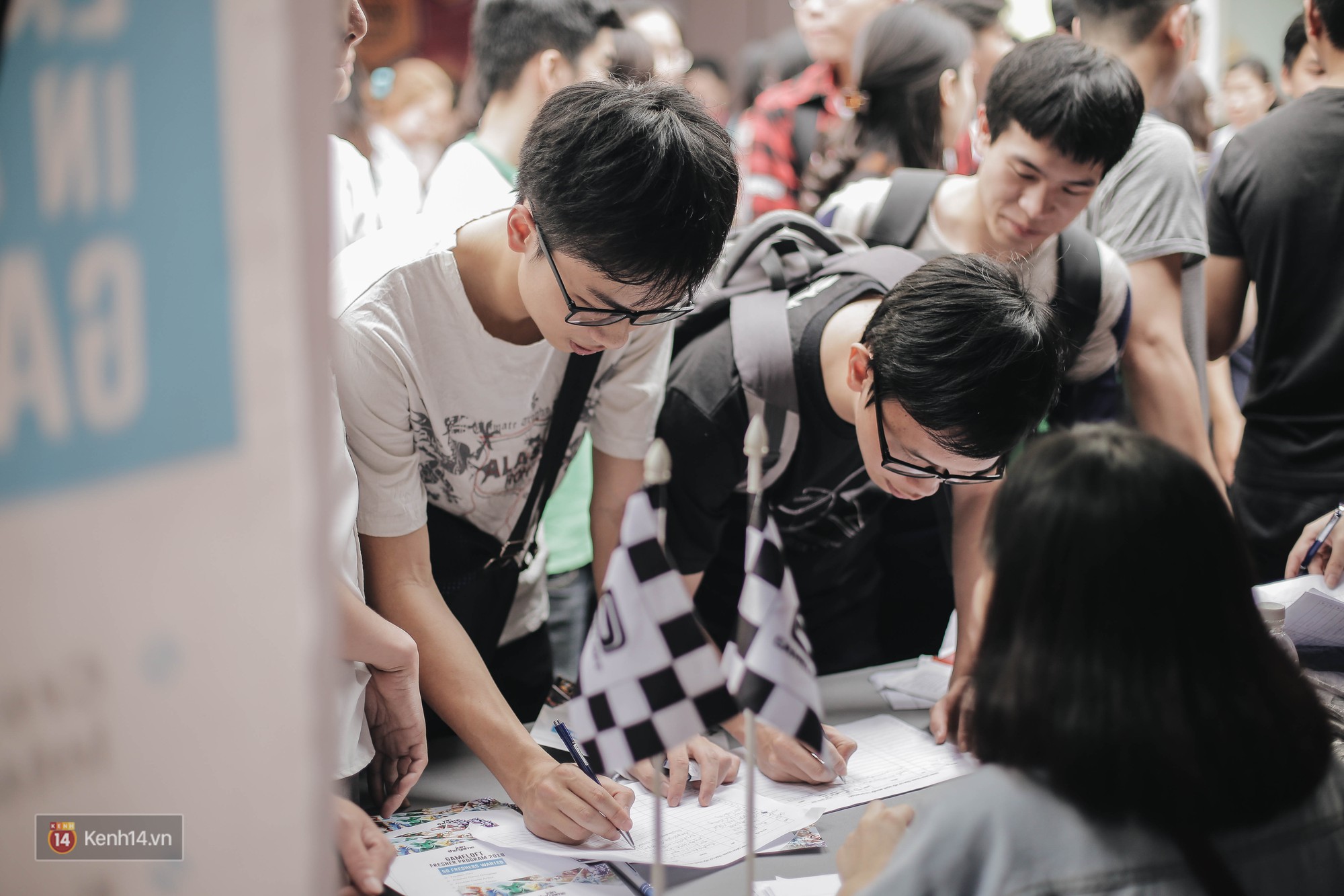Ngày hội việc làm Công nghệ 2018: Cơ hội để SV lọt vào mắt xanh của các nhà tuyển dụng khi còn ngồi trên ghế nhà trường - Ảnh 14. Ngày hội việc làm Công nghệ 2018: Cơ hội để SV lọt vào mắt xanh của các nhà tuyển dụng khi còn ngồi trên ghế nhà trường - Ảnh 14.