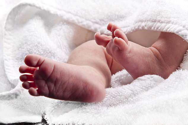  Vừa sinh con xong người phụ nữ có hành động tàn ác đến lạnh người mà phải 14 năm sau cảnh sát mới phát hiện ra - Ảnh 2.