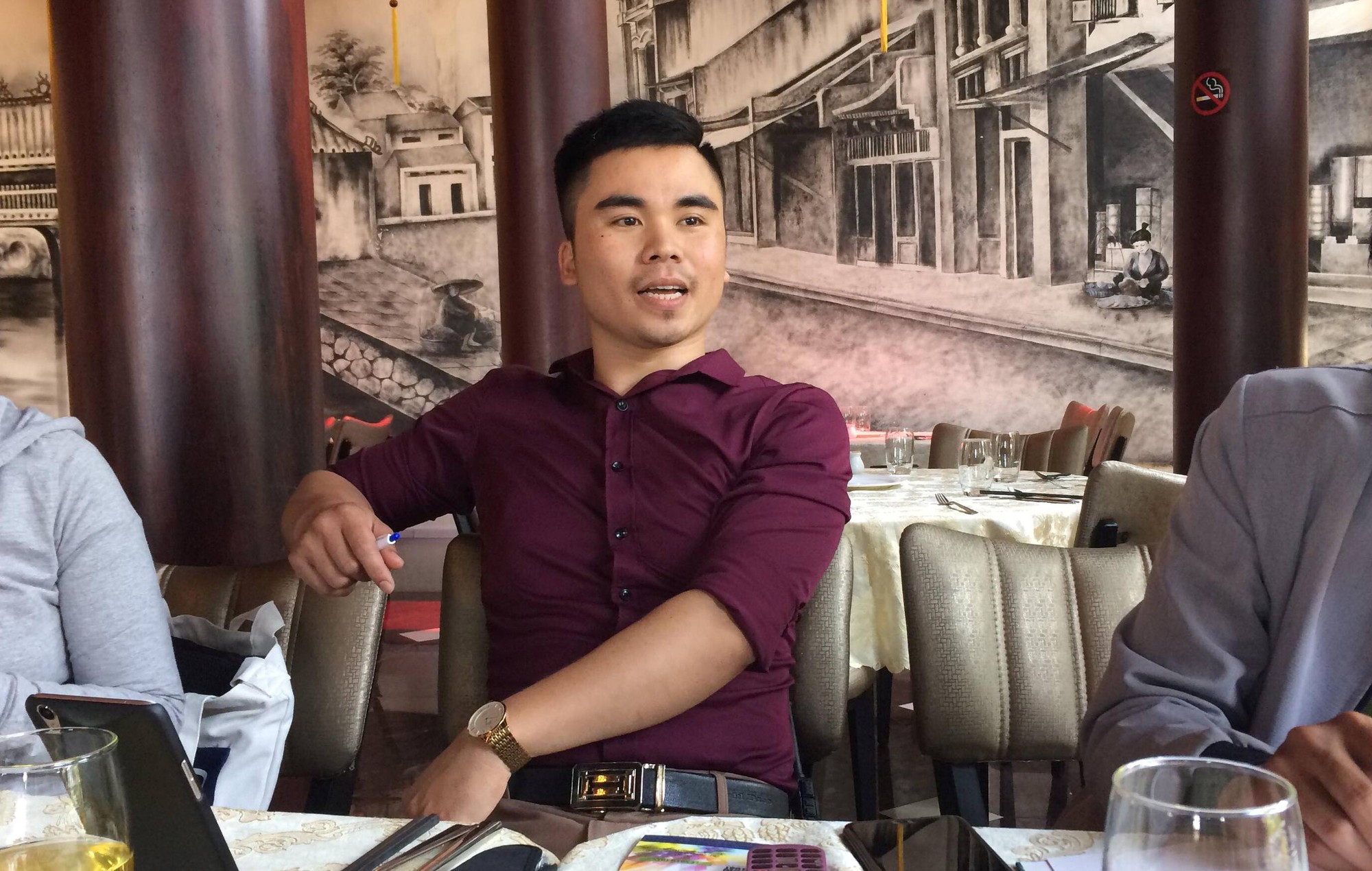 Khách tố bị nhân viên đuổi đánh dã man sau bữa ăn ở Đà Nẵng, quản lý nhà hàng nói gì? - Ảnh 3. Khách tố bị nhân viên đuổi đánh dã man sau bữa ăn ở Đà Nẵng, quản lý nhà hàng nói gì? - Ảnh 3.