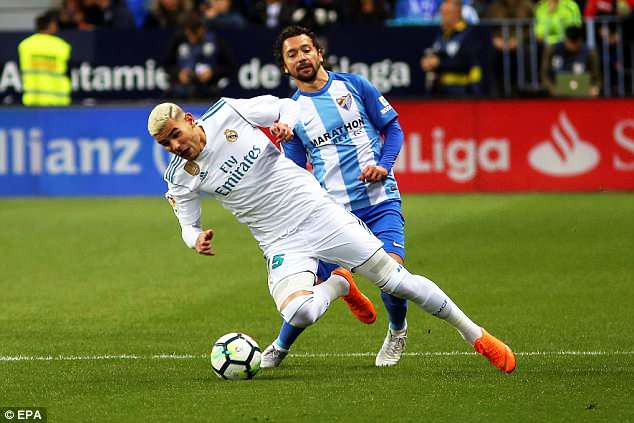 Ronaldo vắng mặt, Real Madrid thắng dễ Malaga nhờ kép phụ Isco - Ảnh 3.