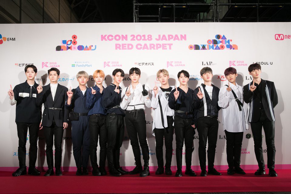 Thảm đỏ KCON 2018 Nhật: 2 nữ thần tượng bị chê xấu nhất lịch sử Kpop cùng lộ diện bên quân đoàn idol đình đám - Ảnh 9.