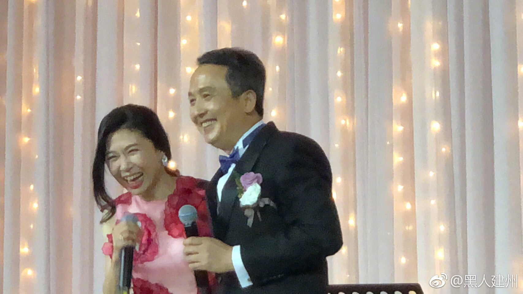 Đám cưới hoành tráng mời nửa showbiz Đài: Cô dâu năm nay đã 54 tuổi - Ảnh 4. Đám cưới hoành tráng mời nửa showbiz Đài: Cô dâu năm nay đã 54 tuổi - Ảnh 4.