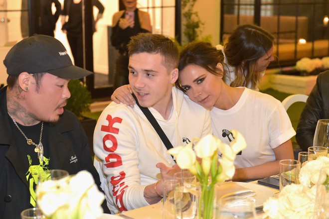 Sau một thời gian chờ đợi, cuối cùng các fan cũng có cơ hội sở hữu thiết kế mà Victoria Beckham hợp tác cùng Reebok - Ảnh 9.