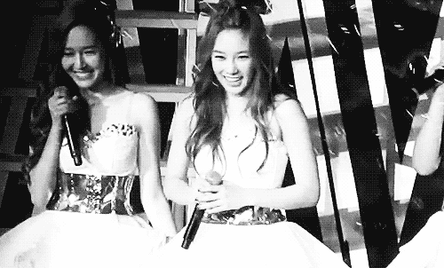 Những lần idol H&agrave;n bị tố bẩn t&iacute;nh khi th&aacute;i độ với đồng nghiệp ngay tr&ecirc;n s&acirc;n khấu - Ảnh 6.