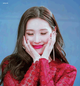 Khoảnh khắc idol lật mặt nhanh hơn lật b&aacute;nh tr&ecirc;n s&acirc;n khấu  - Ảnh 4.