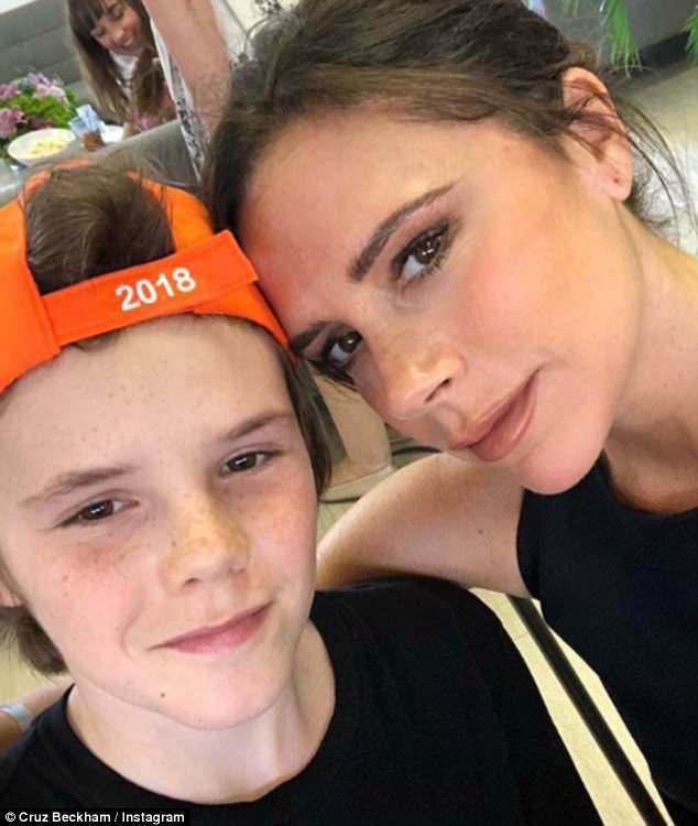 Tuổi 44, Victoria Beckham có mọi thứ người khác ao ước: Chồng giàu, đẹp trai và bầy con đáng yêu - Ảnh 5.