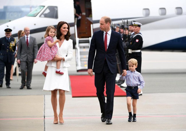 Những tiết lộ th&uacute; vị xung quanh đứa con thứ 3 sắp ch&agrave;o đời của c&ocirc;ng nương Kate v&agrave; Ho&agrave;ng tử William - Ảnh 4.