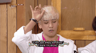 Khoảnh khắc lau mồ hôi của nam idol Kpop: Kẻ điệu chảy nước, người kỹ tính như tắm luôn trên sân khấu - Ảnh 2.