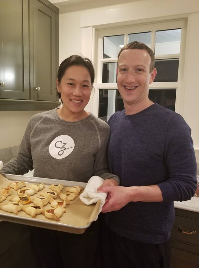 Những bức ảnh giản dị đến khó tin của những tỷ phú giàu nhất thế giới - Ảnh 13.