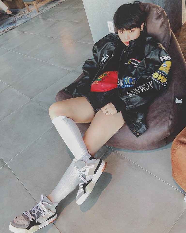 Từ street style của Hà Tăng, Hoàng Thùy Linh đến Huyền My chứng minh: Hè đã đến và Hoa vẫn lại lên - Ảnh 13.