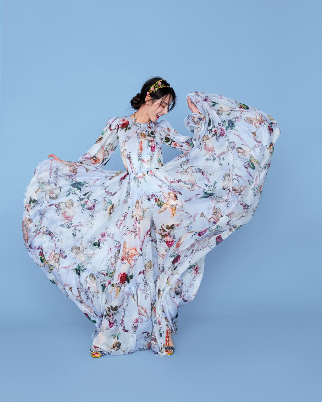 Bộ ảnh hoa tiên tử của Địch Lệ Nhiệt Ba gây bão vì quá đẹp và sang chảnh - Ảnh 4.